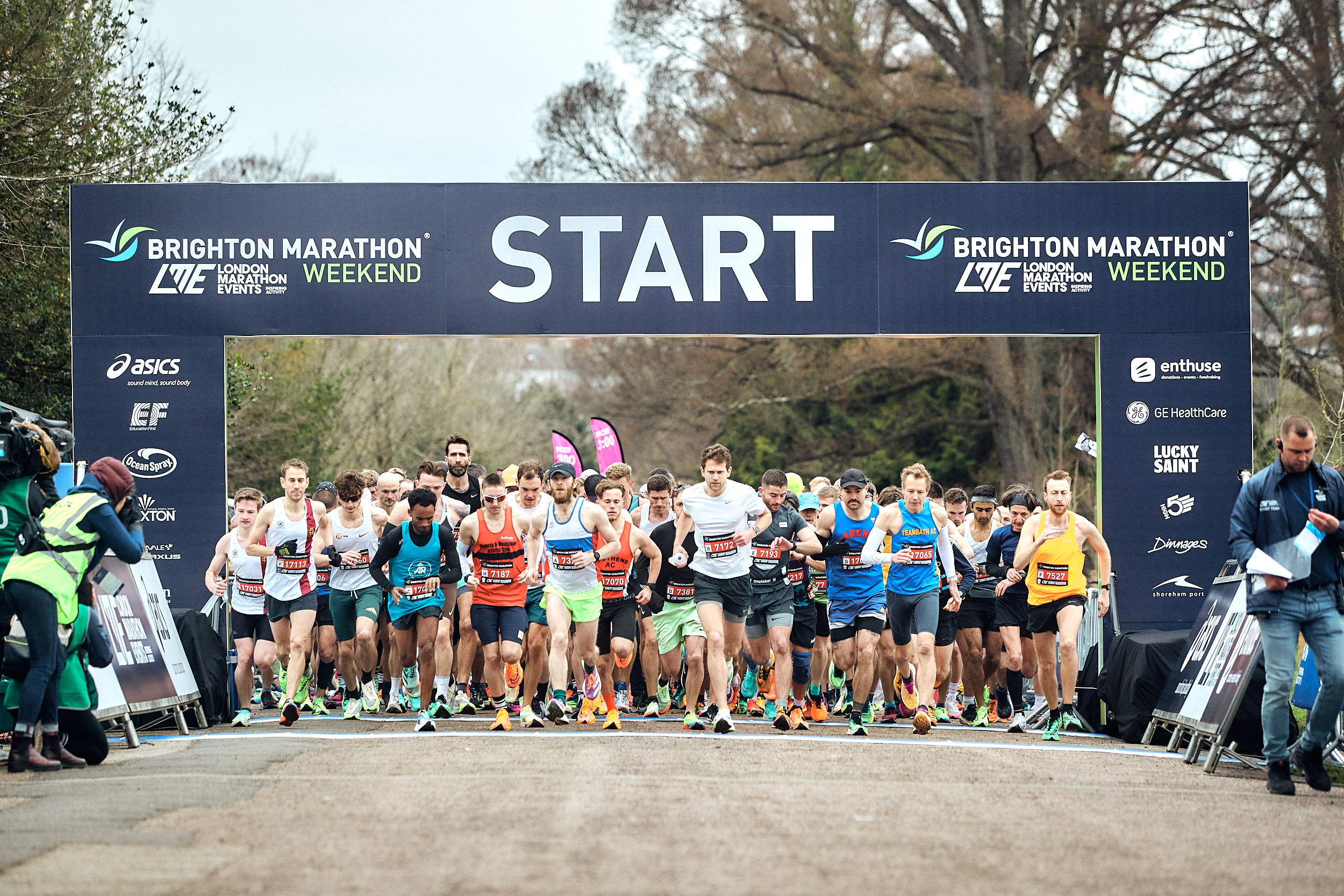 Runners beginning the Brighton Marathon.