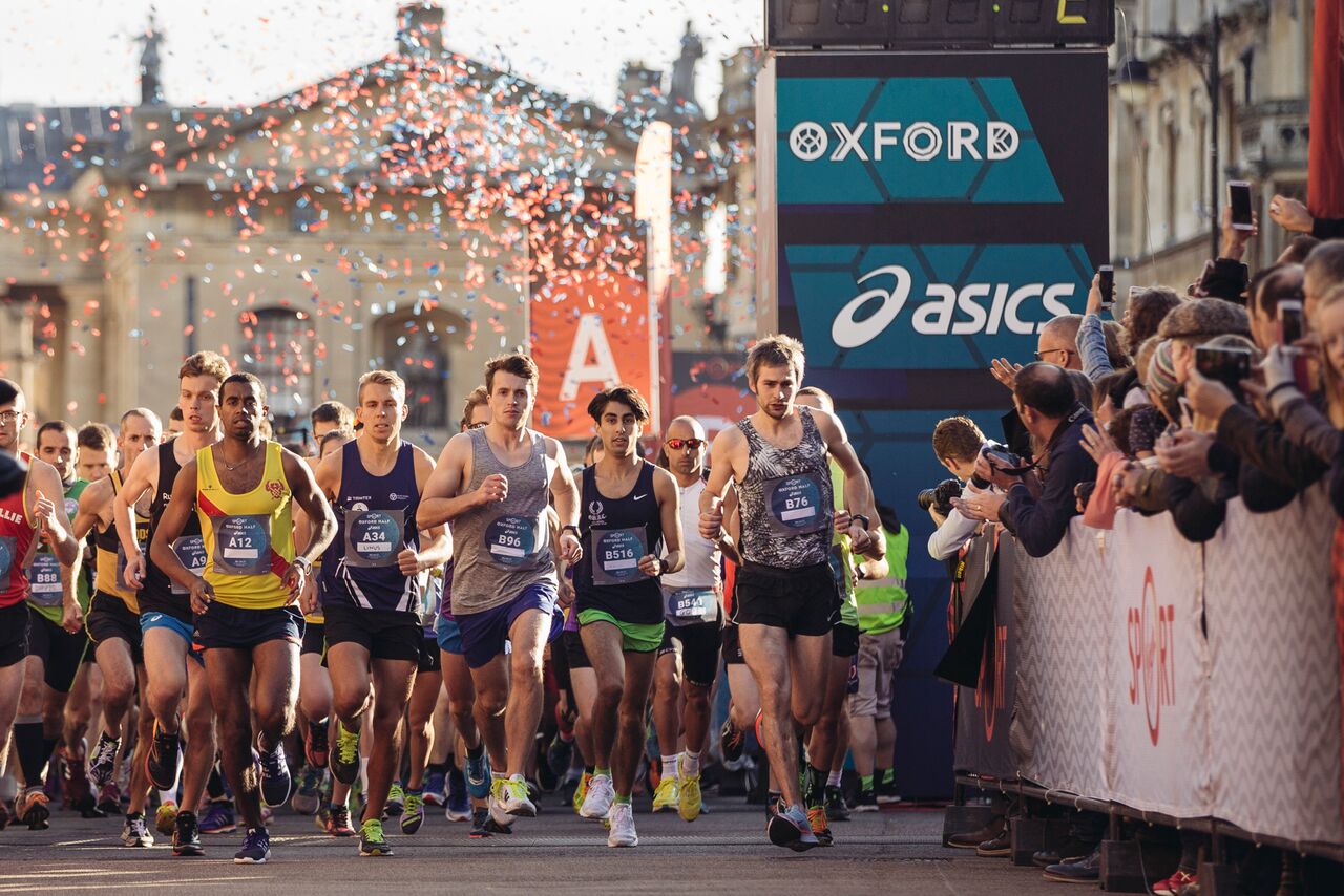 Oxford Half Marathon crowd of runners